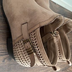 Me too women’s booties